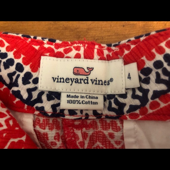 Vineyard Vines Women’s Shorts - Picture 2 of 3